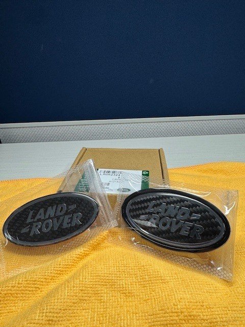 Land Rover CF Front & Rear Badges 2.jpg