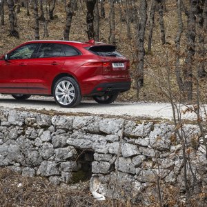 2017-Jaguar-F-Pace-First-Edition-rear-three-quarter-03.jpg