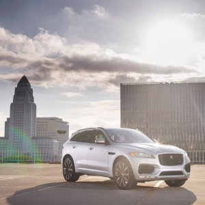 2017-Jaguar-F-Pace-front-three-quarter-03.jpg