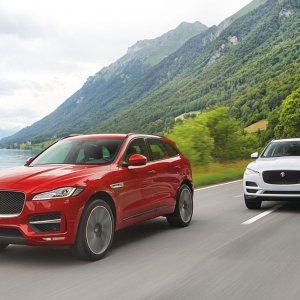 2017-Jaguar-F-Pace-front-three-quarter-in-motion-09.jpg