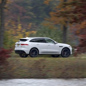 2017-Jaguar-F-Pace-S-108-876x535.jpg