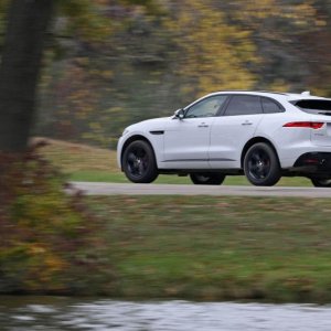 2017-Jaguar-F-Pace-S-114-876x535.jpg