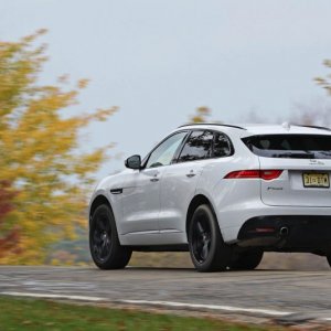 2017-Jaguar-F-Pace-S-116-876x535.jpg