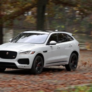 2017-Jaguar-F-Pace-S-117-876x535.jpg