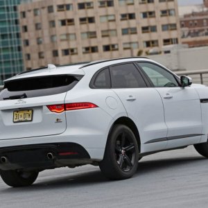 2017-Jaguar-F-Pace-S-126-876x535.jpg