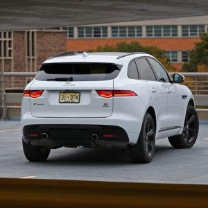 2017-Jaguar-F-Pace-S-129-876x535.jpg