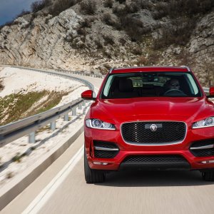 2017-Jaguar-F-Pace-20d-front-view1.jpg