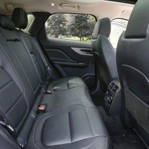 chi-ct-sc-2017-jaguar-f-pace-autoreview-0901-13-ct0041153163-20160830.jpg