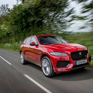 Jaguar_F-Pace_S2.jpg