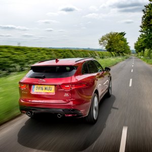 Jaguar_F-Pace_S4.jpg