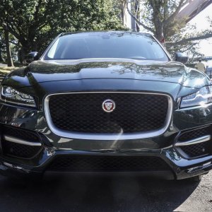 Jaguar_F-Pace3.jpg