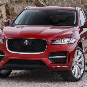 2017-Jaguar-F-Pace-First-Edition-front-three-quarter-03-1.jpg