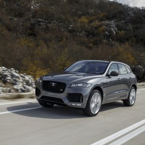 2017-Jaguar-F-Pace-First-Edition-front-three-quarter-in-motion-03.jpg