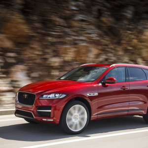 2017-Jaguar-F-Pace-First-Edition-front-three-quarter-in-motion-03-2.jpg